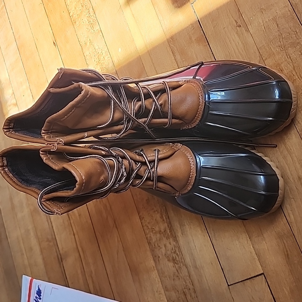 Duck boots